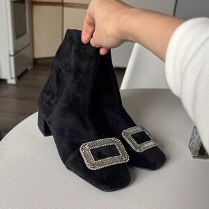Elegant Black Suede Women's Shoes with Embellished Buckle